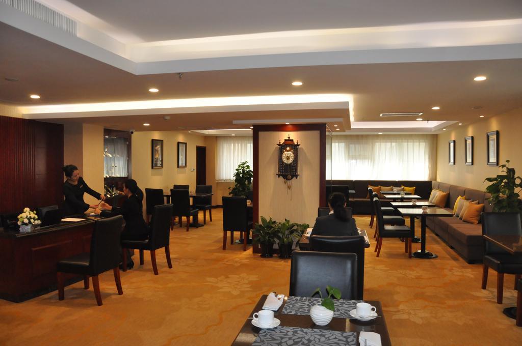 Kerren Hotel דאליין מראה חיצוני תמונה